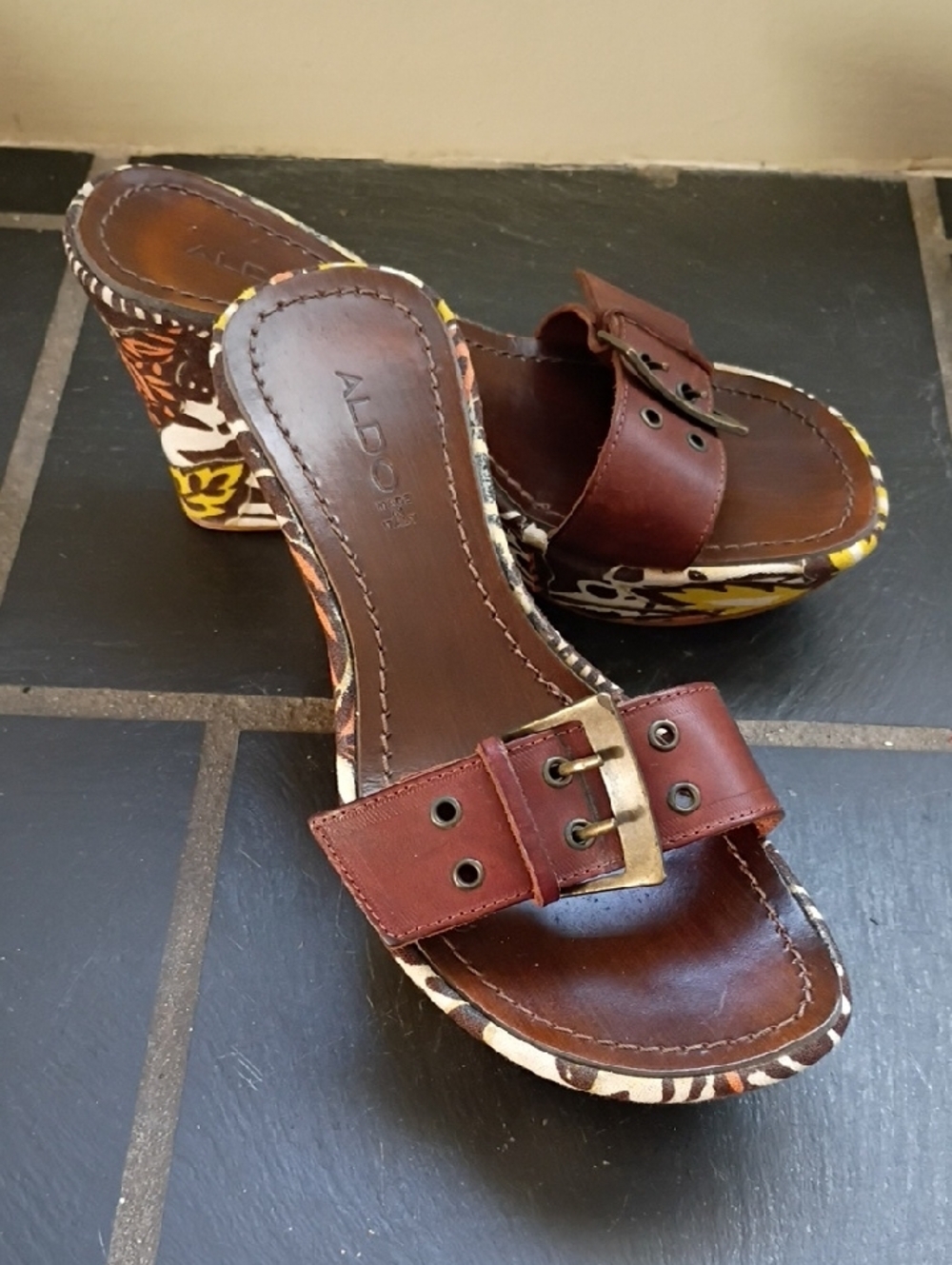 ALDO Brown Leather Buckle Floral-Print Wedge Sandals | Size 7
